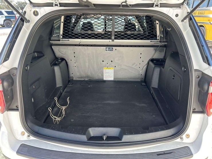 2019-ford-explorer-image-26