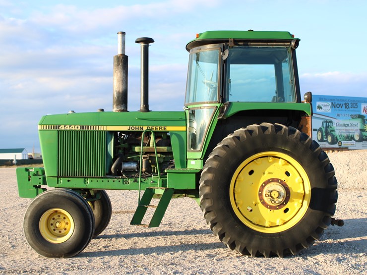 john-deere-4440-image-4