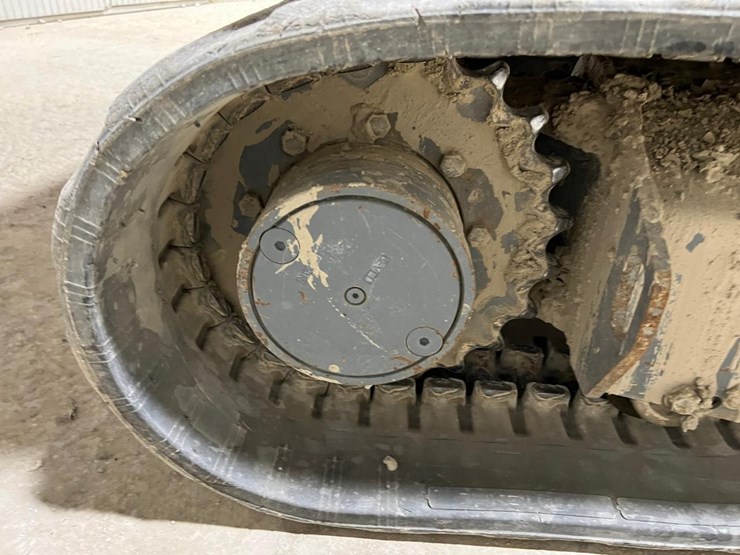 takeuchi-tb240-image-22