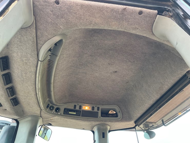 2008-versatile-535-image-23