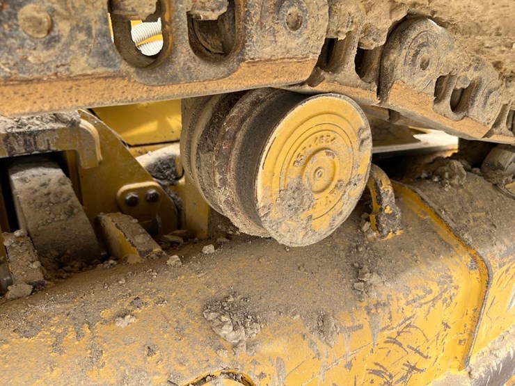 2021-caterpillar-d4-image-26