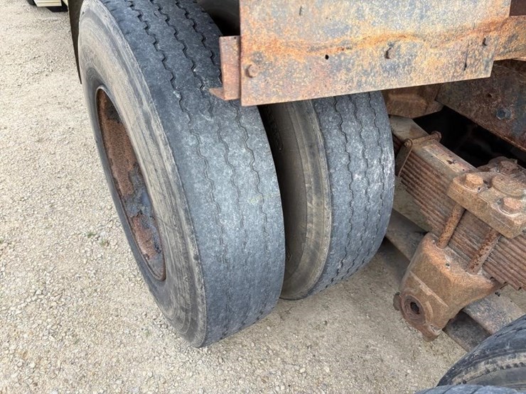 1989-international-9300-image-11