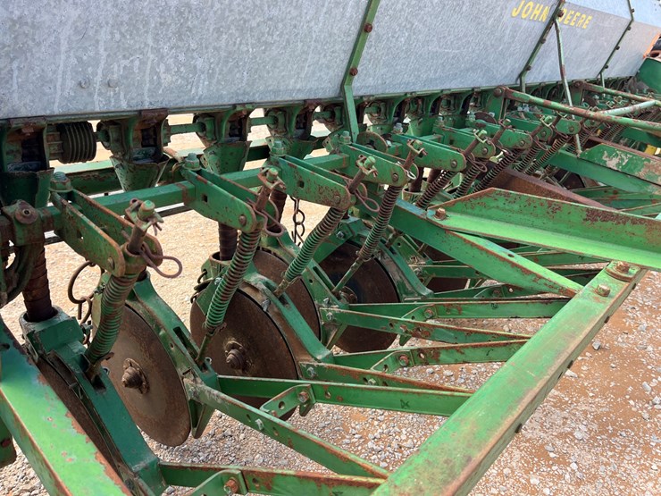 john-deere-b-image-5