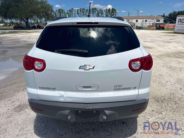 2009-chevrolet-traverse-ls-image-21