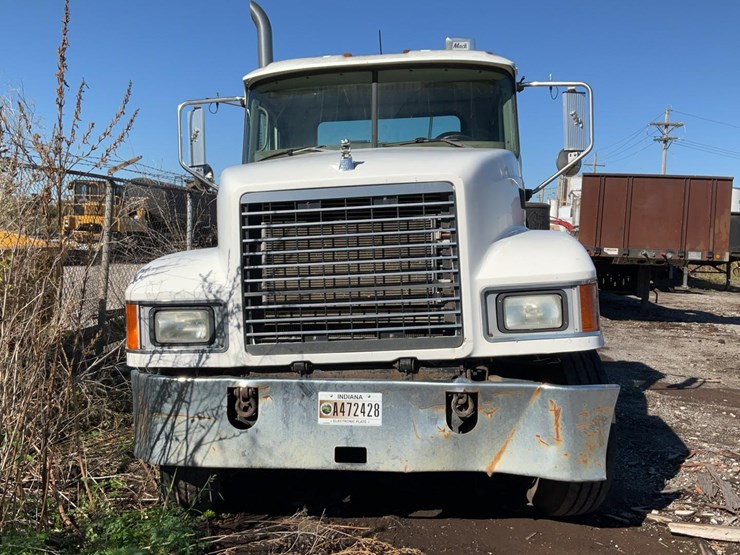 2004-mack-chn613-image-79