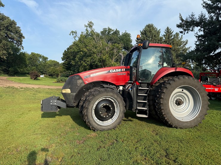 2014-case-ih-magnum-260-image-2