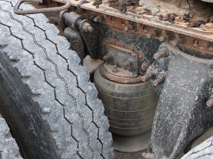 #2063-•-#2063--2006-freightliner-century-classic-s/t-semi-image-14