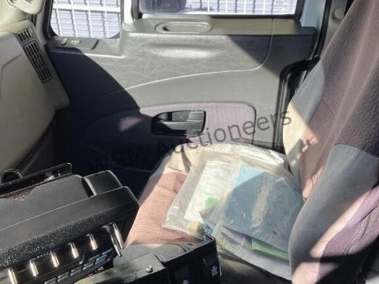 2014-international-4300lp-spray-truck-image-32