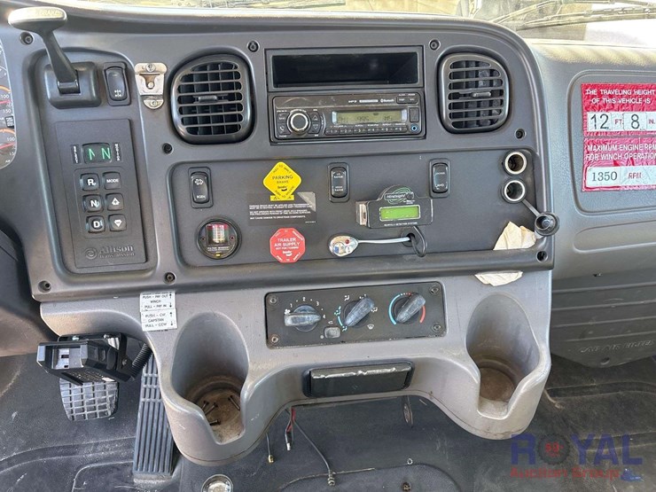 2016-freightliner-m2-106-4x4-altec-bucket-truck-image-62
