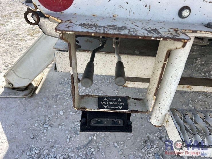 2016-freightliner-m2-106-altec-am50-50ft.-bucket-truck-image-29