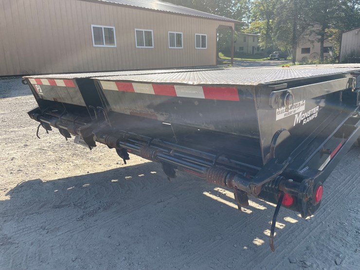 #1010-•-2023-pj-trailers-26'-tandem-dual-axle-deck-over-trailer,-(has-title)-image-28