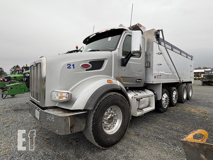 2015-peterbilt-567-image-1