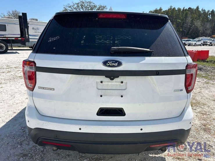 2017-ford-explorer-image-26