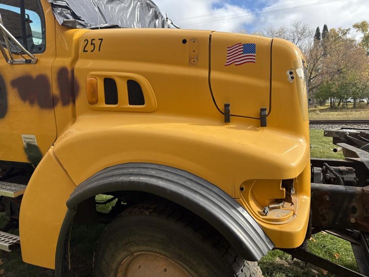 2001-caterpillar-c12-image-14