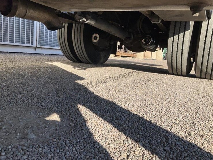 2014-international-4300lp-spray-truck-image-37