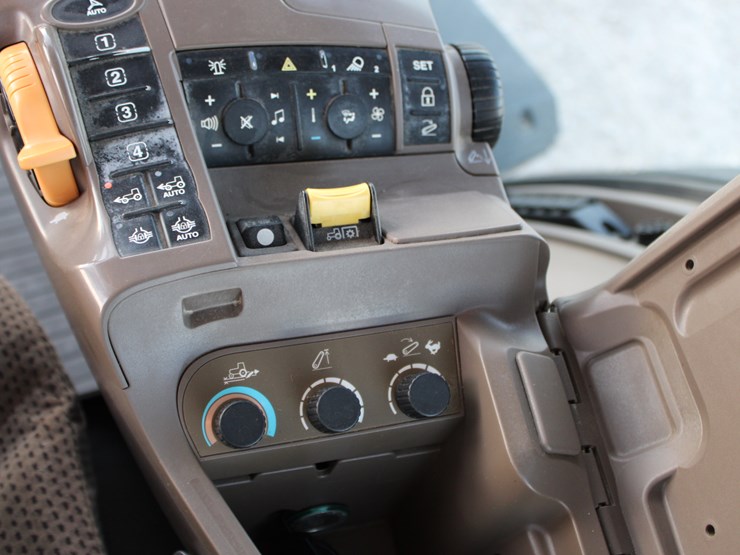 john-deere-r-image-77