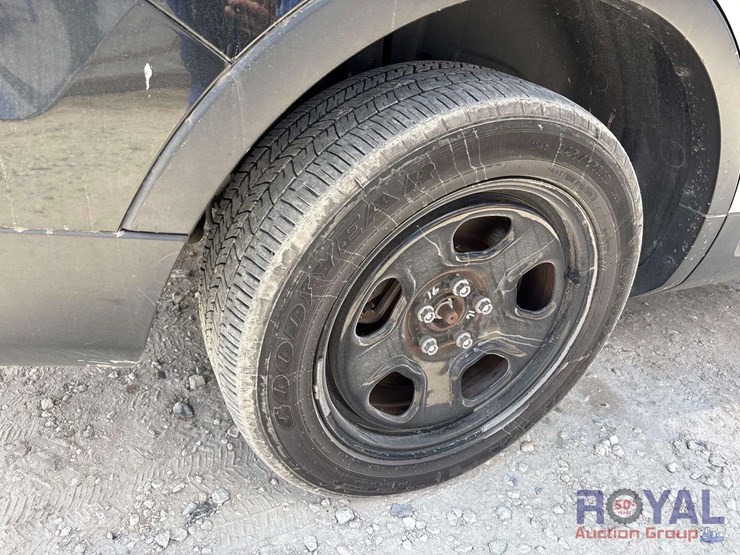 2017-ford-explorer-image-24