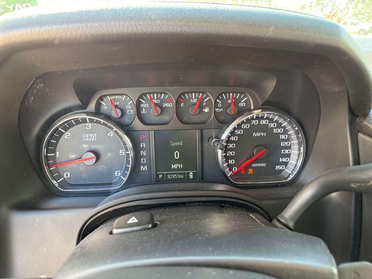 2016-chevrolet-tahoe-image-16