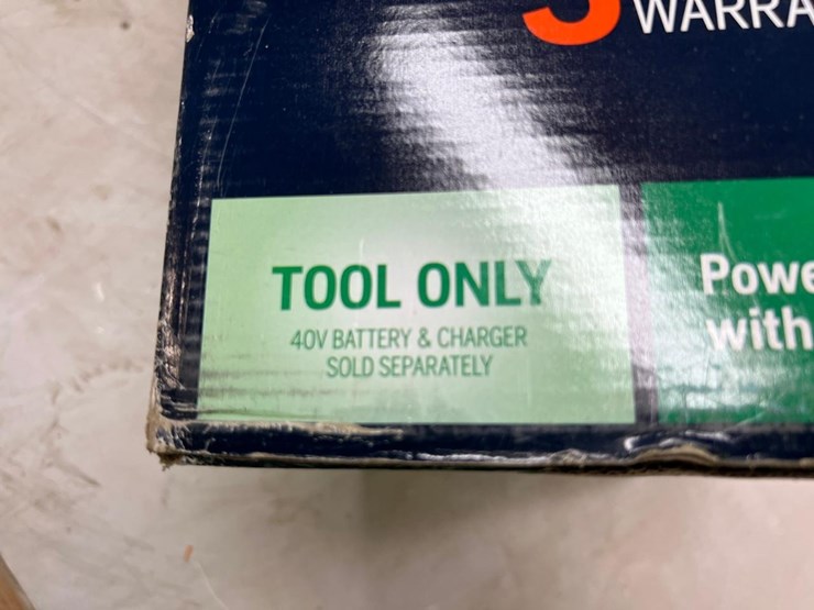 husqvarna-max-battery-series-40v-18"-chain-saw-image-2