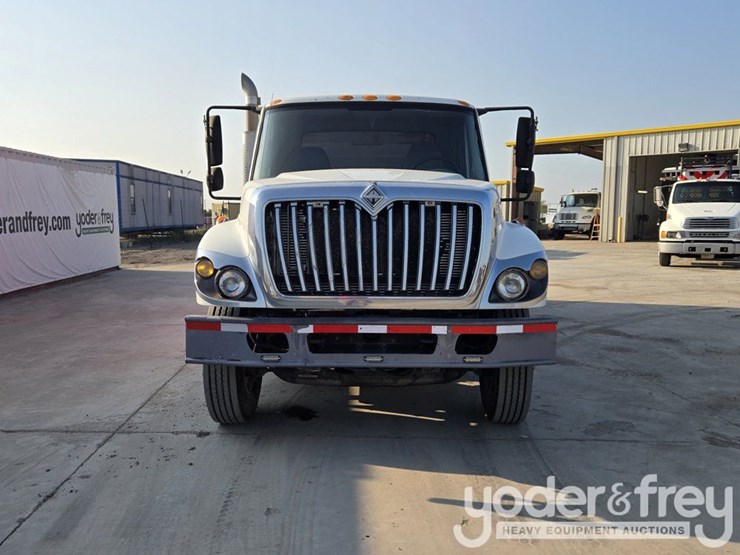 2009-international-7300-image-8