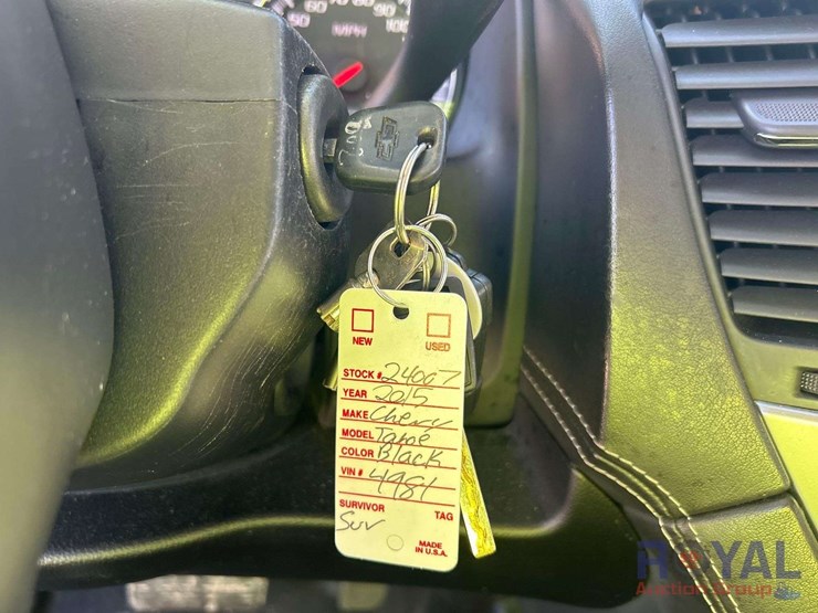 2015-cheverolet-tahoe-suv-image-27