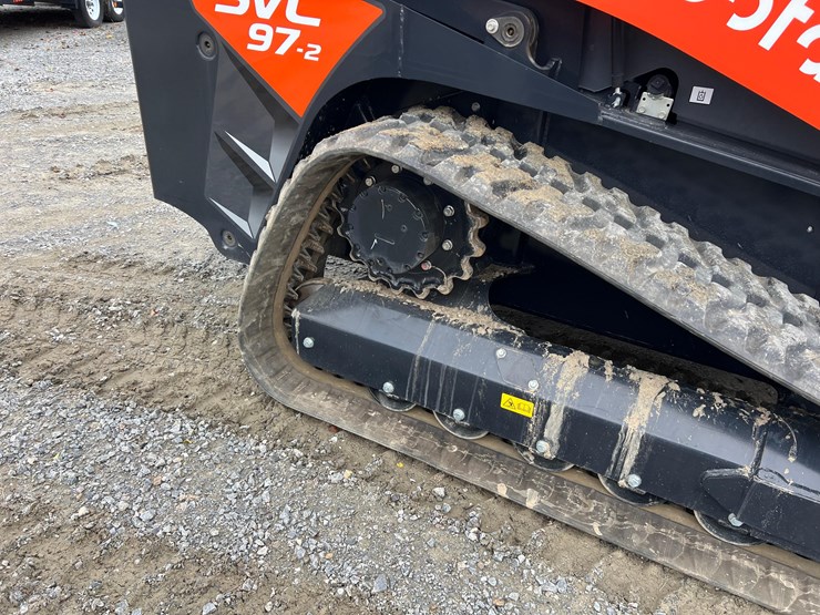 2023-kubota-svl97-2-image-21