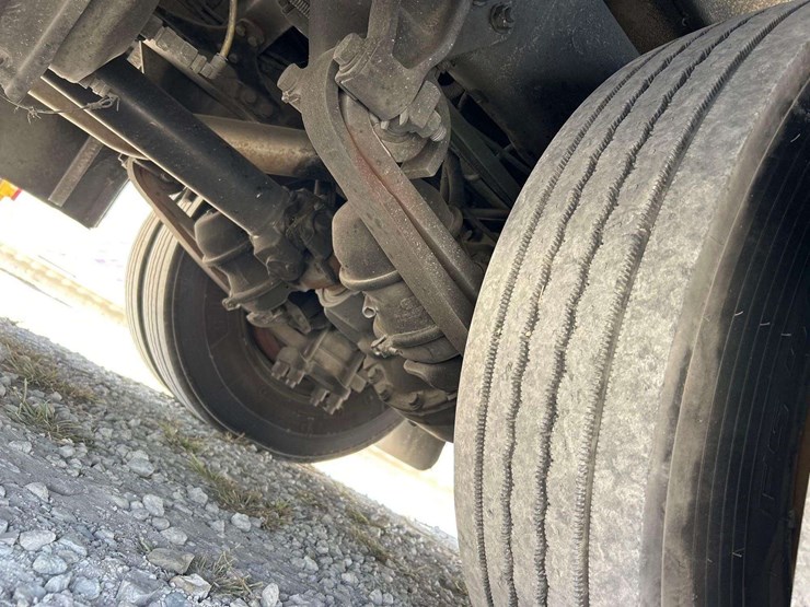 2007-freightliner-b2-image-33