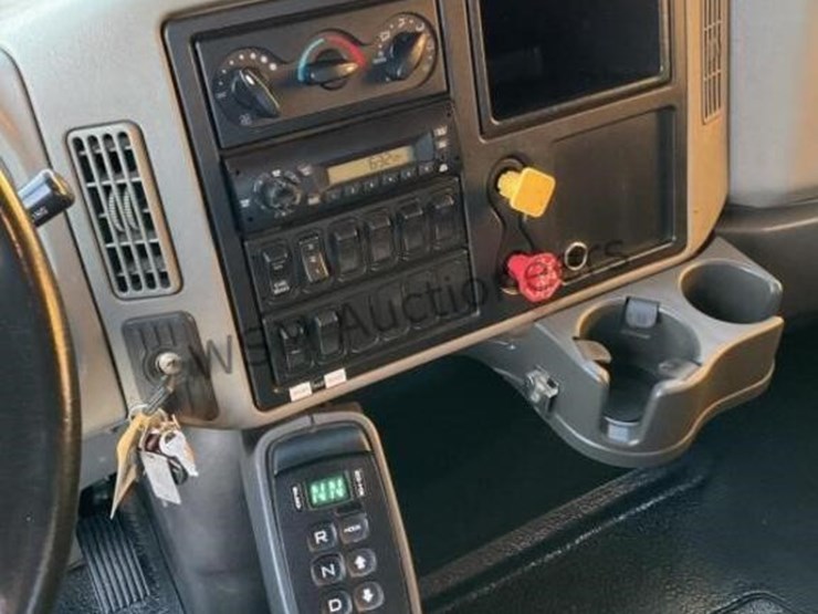 2008-international-7400-image-24