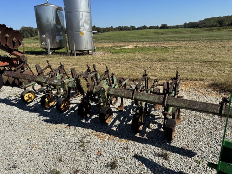 #12475-•-4-row-cultivator-image-2