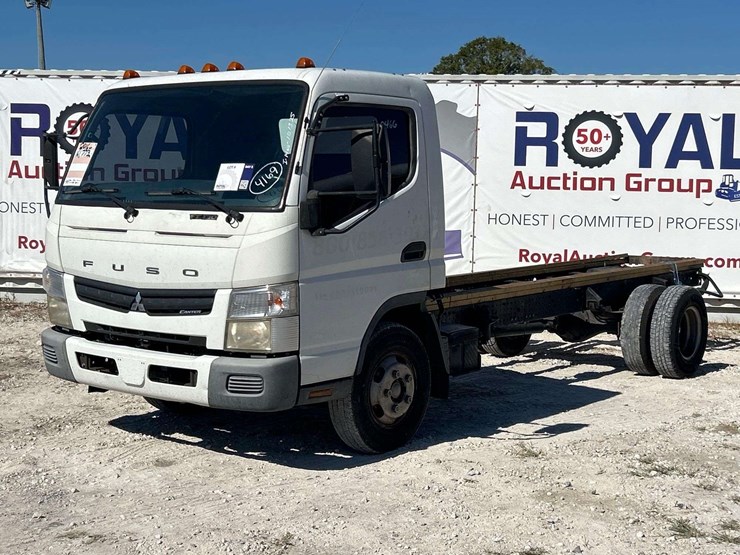 2016-mitsubishi-fuso-fec52s-image-1