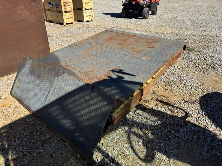 #4703-•-load-dock-leveler-image-1