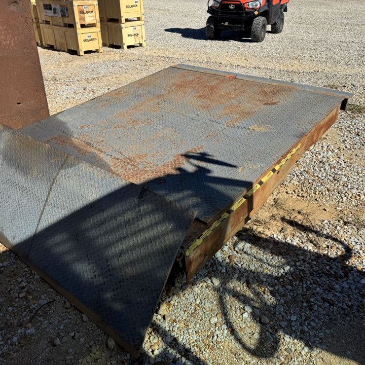 #4703 • Load Dock Leveler