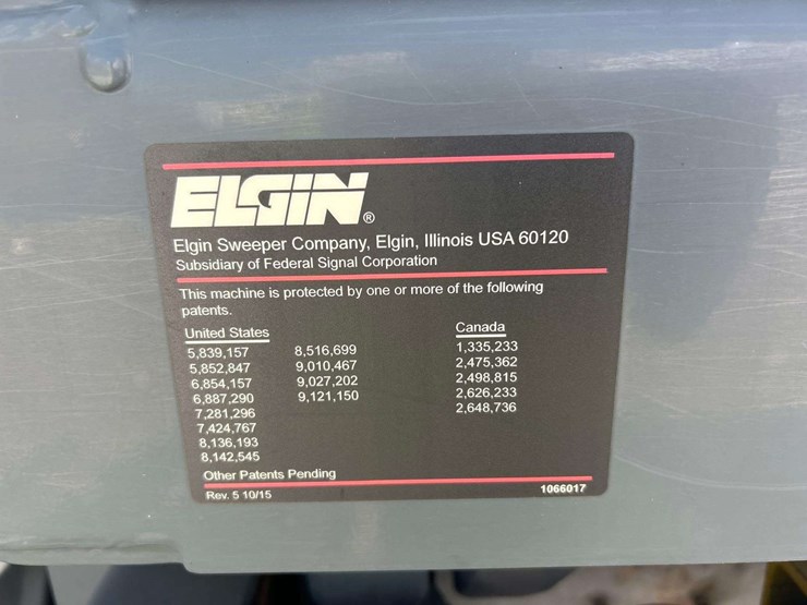 2020-freightliner-m2-106-elgin-eagle-series-4mf-street-sweeper-truck-image-8