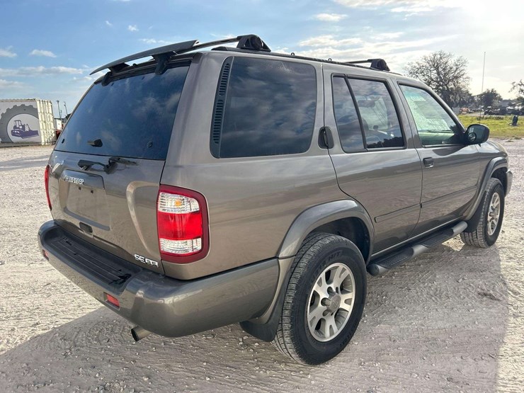 2001-nissan-pathfinder-image-3