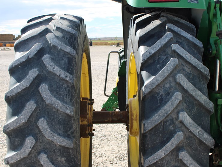 john-deere-8320-image-25