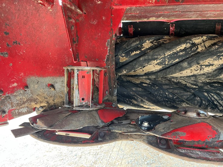 2014-new-holland-313-image-7