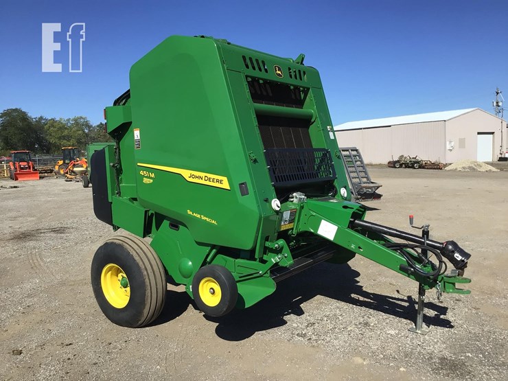 2023-john-deere-451m-image-3