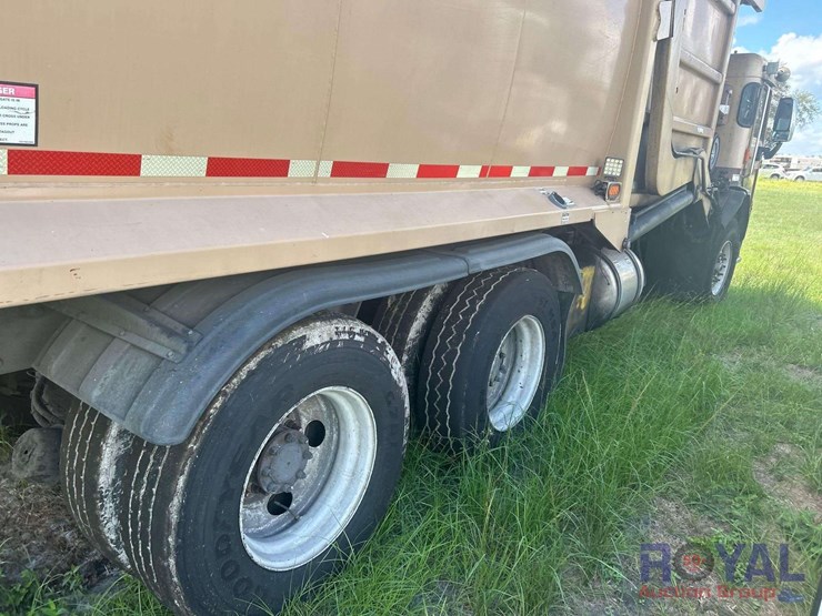 2015-peterbilt-320-image-20