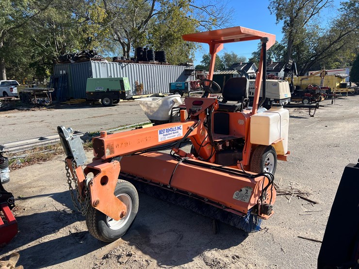 lay-mor-sweepmaster-300-image-5