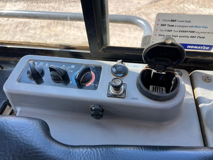 2016-komatsu-d61px-24-image-35