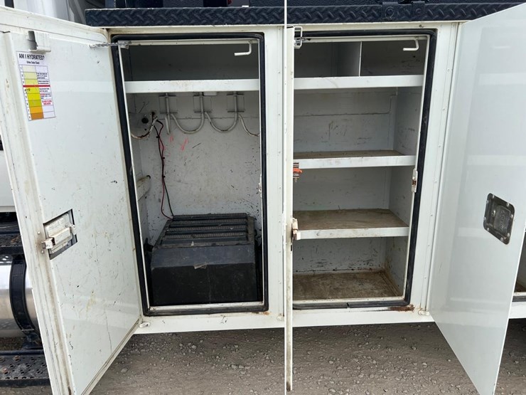 2017-international-durastar-4300-image-11