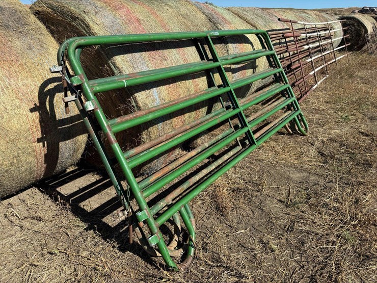 hw-livestock-panel-image-1