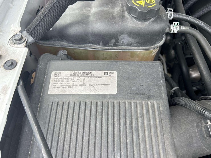 2016-chevrolet-tahoe-image-10