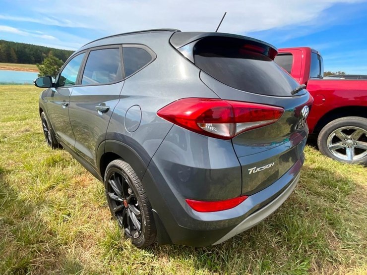 2017-hyundai-tuscon-(at,-1.6l,-miles-read-140074,-image-6