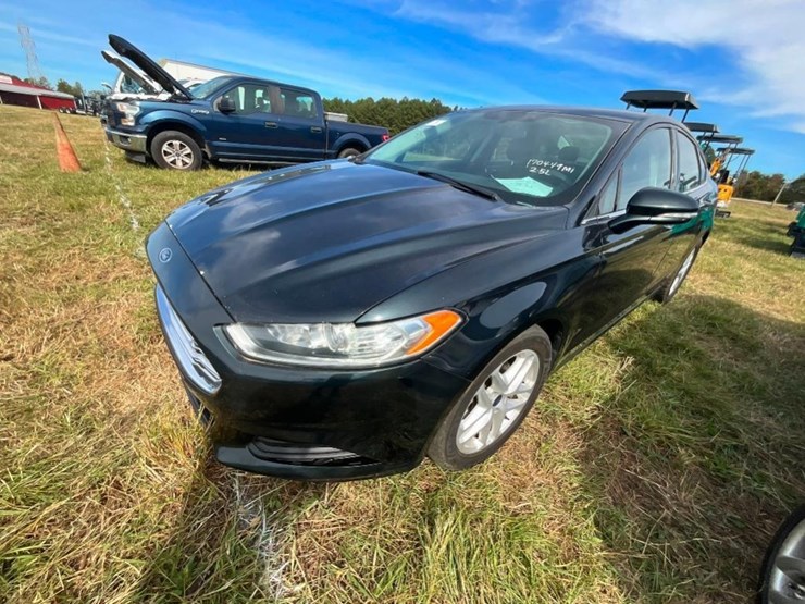 2014-ford-fusion-se-(at,-2.5l,-miles-read-170449,-image-3