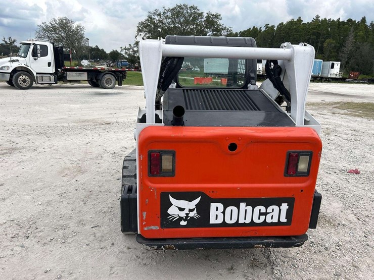 2020-bobcat-t595-image-16