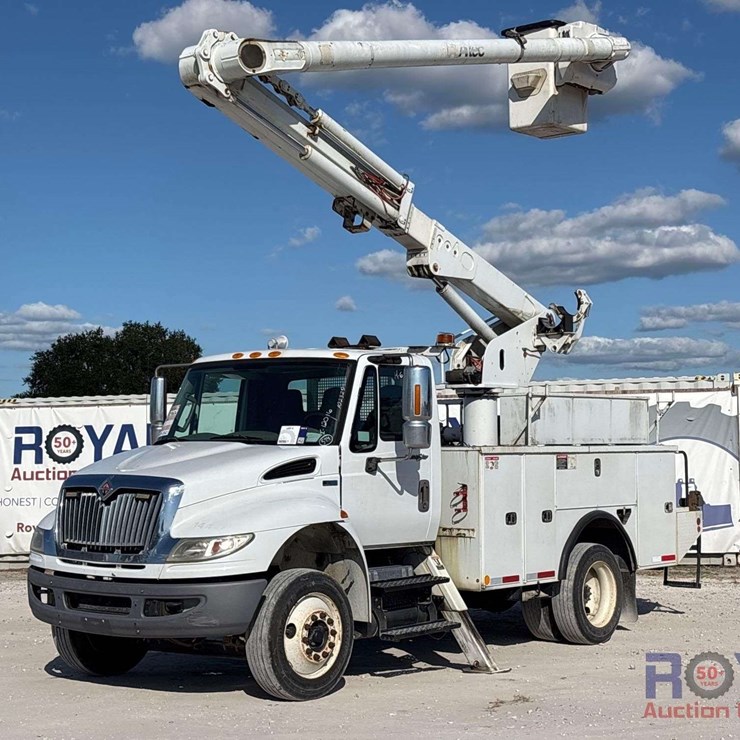 2013 INTERNATIONAL DURASTAR 4300