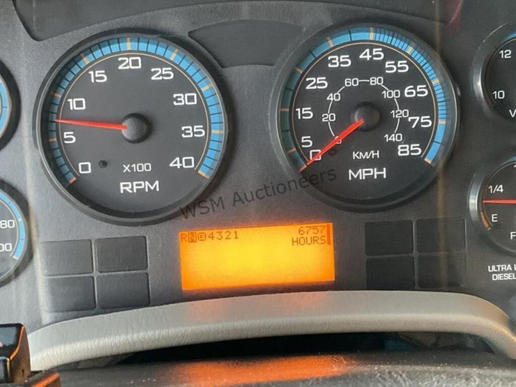 2008-international-7400-image-22