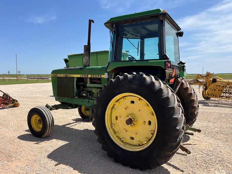 1979-john-deere-4240-image-8