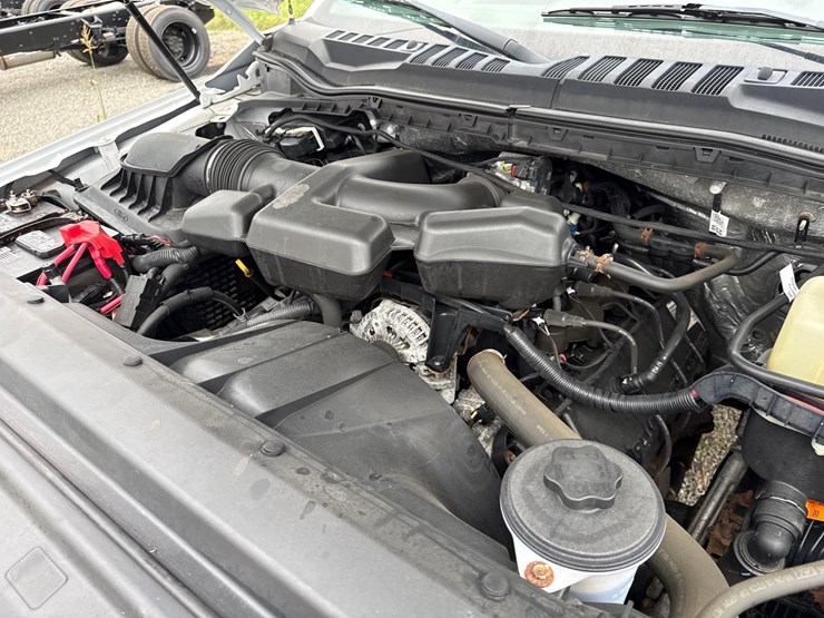 2019-ford-f350-xl-image-11